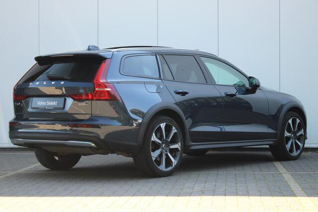 Volvo V60 CROSS COUNTRY B5 AWD Pro | Adaptieve Cruise Control | BLIS Dodehoekdetectie | 20" Velgen | Elektrisch verstelbare voorstoelen met geheugen | Stoel- & stuurwielverwarming | 360-camera | Panoramisch schuif-/kanteldak | Draadloze oplader | Premium Audio by Harman/Kardon |