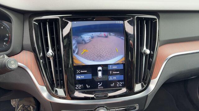Volvo V60 CROSS COUNTRY 2.0 D4 AWD Intro Edition PANO / HUD / HARMAN KARDON / AUTOMAAT / CARPLAY / LED / CAMERA / LEDER + STOELVERW / ACHTERBANK VERW