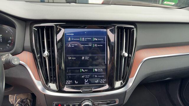 Volvo V60 CROSS COUNTRY 2.0 D4 AWD Intro Edition PANO / HUD / HARMAN KARDON / AUTOMAAT / CARPLAY / LED / CAMERA / LEDER + STOELVERW / ACHTERBANK VERW