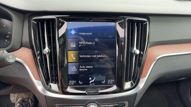 Volvo V60 CROSS COUNTRY 2.0 D4 AWD Intro Edition PANO / HUD / HARMAN KARDON / AUTOMAAT / CARPLAY / LED / CAMERA / LEDER + STOELVERW / ACHTERBANK VERW
