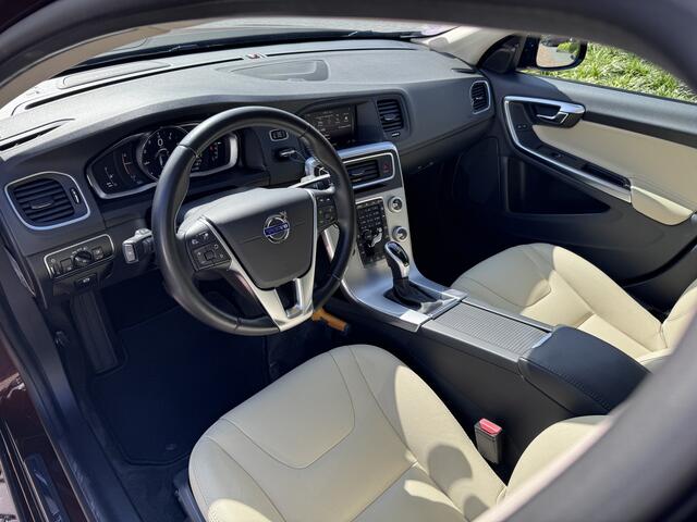 Volvo V60 CROSS COUNTRY 2.0 T5 Nordic+ | Schuifdak | Camera | Leer | ad.Cruise | 2e EIG | Topstaat!
