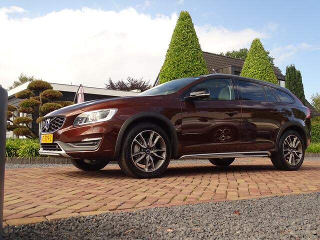 Volvo V60 CROSS COUNTRY 2.0 T5 Nordic+ | Schuifdak | Camera | Leer | ad.Cruise | 2e EIG | Topstaat!