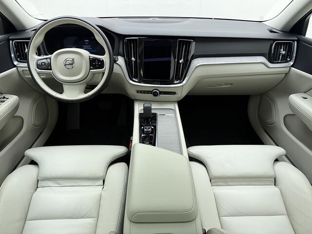 Volvo V60 CROSS COUNTRY B5 265pk AWD Plus / Schuif-kanteldak / Elek stoelen / Leder / Stoel&stuurverwarming / Google navigatie.