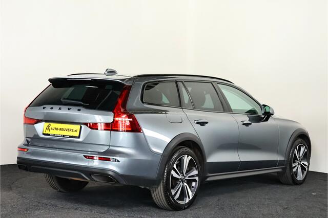 Volvo V60 CROSS COUNTRY 2.0 B5 AWD Pro Navi / Pilot Assist / Half Leder / Camera / Trekhaak