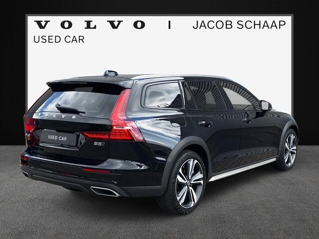 Volvo V60 CROSS COUNTRY 2.0 B5 AWD Pro / Amber nappaleder / Head-up display / Massagefunctie voorstoelen /