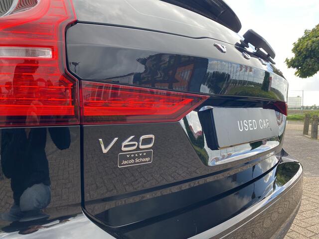 Volvo V60 CROSS COUNTRY 2.0 B5 AWD Pro / Amber nappaleder / Head-up display / Massagefunctie voorstoelen /