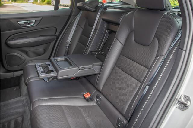 Volvo V60 CROSS COUNTRY B5 AWD Pro, Origineel NL, Nappaleder, Stoelkoeling, Trekhaak, Panoramadak, Massage, 360 Camera, Harman Kardon.