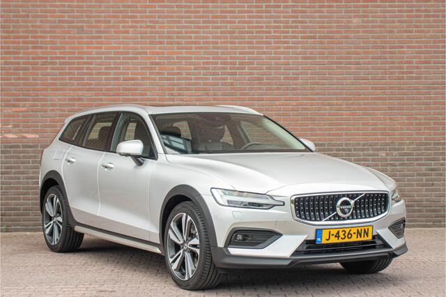 Volvo V60 CROSS COUNTRY B5 AWD Pro, Origineel NL, Nappaleder, Stoelkoeling, Trekhaak, Panoramadak, Massage, 360 Camera, Harman Kardon.