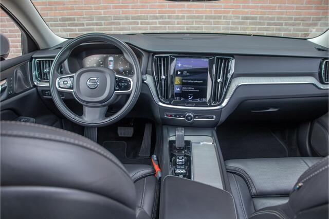 Volvo V60 CROSS COUNTRY B5 AWD Pro, Origineel NL, Nappaleder, Stoelkoeling, Trekhaak, Panoramadak, Massage, 360 Camera, Harman Kardon.