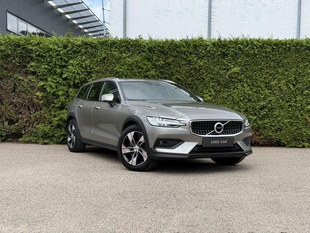 Volvo V60 CROSS COUNTRY B5 AWD Ultimate | Trekhaak | Bliss | Keyless | Elektrische stoelen | ledere bekleding |