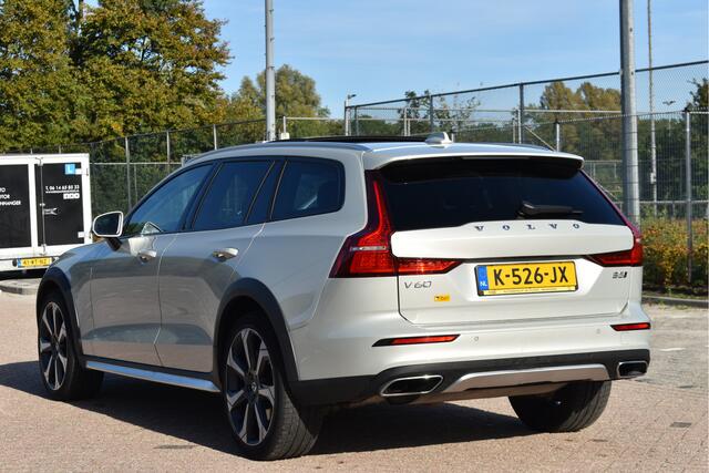 Volvo V60 CROSS COUNTRY 2.0 B5 AWD Pro 265 pk Lounge Pack | NL-Auto | HUD | Elekt.trekhaak | Stoelverkoeling | Harman/Kardon | 360 gr.camera | Pano | Vol – foto 3