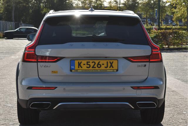 Volvo V60 CROSS COUNTRY 2.0 B5 AWD Pro 265 pk Lounge Pack | NL-Auto | HUD | Elekt.trekhaak | Stoelverkoeling | Harman/Kardon | 360 gr.camera | Pano | Vol – foto 7