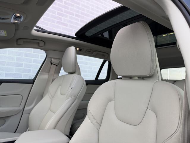 Volvo V60 CROSS COUNTRY B5 AWD Pro | Trekhaak | Panoramadak | Head-up Display | Harman Kardon Audio | Parkeerverwarming | 360° Camera | Parkeersensoren | Stoelverwarming voor en achter | Elektrisch Verstelbare Voorstoelen | Cruise Control Adaptief | BLIS – foto 5