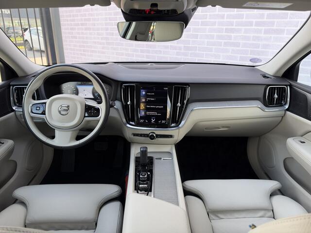 Volvo V60 CROSS COUNTRY B5 AWD Pro | Trekhaak | Panoramadak | Head-up Display | Harman Kardon Audio | Parkeerverwarming | 360° Camera | Parkeersensoren | Stoelverwarming voor en achter | Elektrisch Verstelbare Voorstoelen | Cruise Control Adaptief | BLIS – foto 7