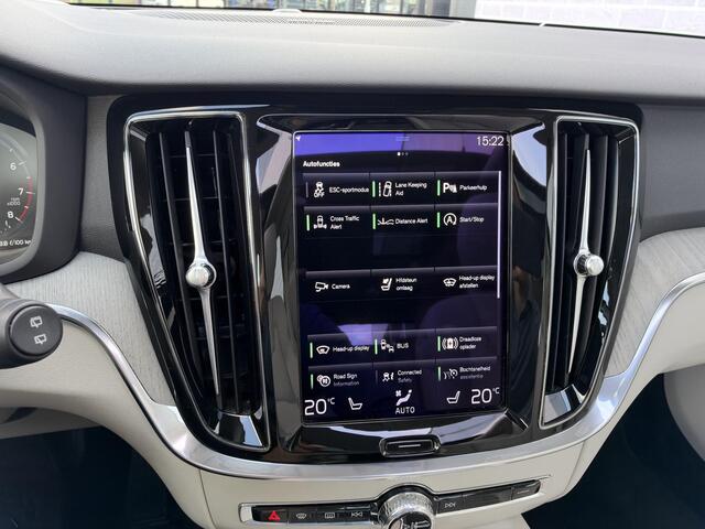 Volvo V60 CROSS COUNTRY B5 AWD Pro | Trekhaak | Panoramadak | Head-up Display | Harman Kardon Audio | Parkeerverwarming | 360° Camera | Parkeersensoren | Stoelverwarming voor en achter | Elektrisch Verstelbare Voorstoelen | Cruise Control Adaptief | BLIS – foto 10