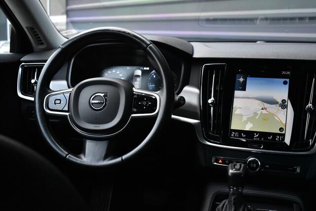 Volvo V90 2.0 D4 Momentum | 21'' R-Design Velgen | Trekhaak wegklapbaar | ACC | Lederen Bekleding |