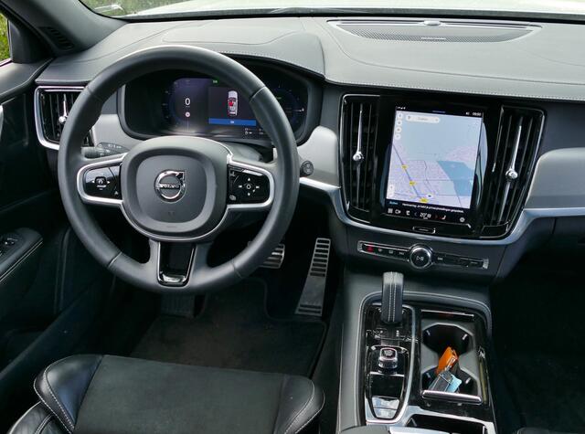 Volvo V90 2.0 T8 AWD R-Design | H&K audio | verwarmd stuur | achteruitrijcamera
