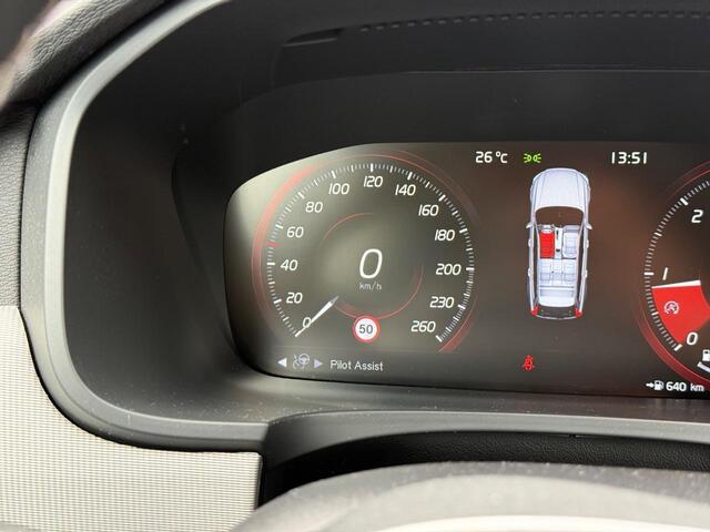 Volvo V90 2.0 D3 R-Design | Stoelverwarming V+A | Standkachel | Parkeersensoren V+A | BLIS | Adaptieve cruise control | Pilot assist | Stuurverwarming |