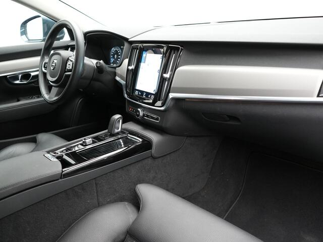 Volvo V90 T6 AWD Inscription Plug In Hybrid 340pk PHEV | Adaptive Cruise | Trekhaak af Fabriek | Head Up | Lederen Sportstoelen Memory | Harman Kardon | 360 Camera | BLIS | Pilot Assist | Stuurverwarming |