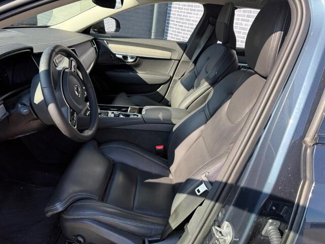 Volvo V90 2.0 T8 Plug-in hybrid AWD Ultra Dark | Massage stoelen | Geventileerde voorstoelen | Trekhaak | Schuif/kantel dak | Alarm | Memory | Head up display | Stoelverwarming V+A | Stuurverwarming |