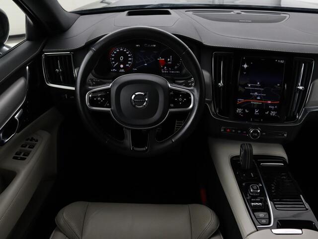 Volvo V90 2.0 T8 AWD R-Design | Panoramadak | Head-Up | Trekhaak | Stoel & stuurverwarming | Leder | 360 camera | Luchtvering | Harman/Kardon | Adaptive cruise | Achterbankverwarming