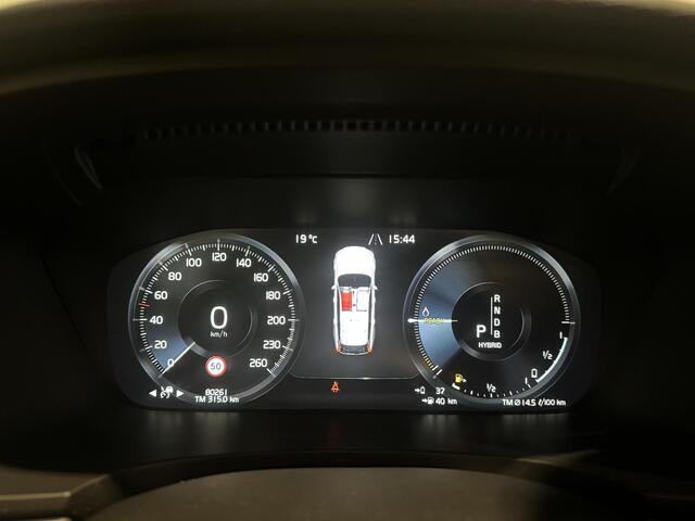 Volvo V90 2.0 T8 AWD Momentum Aut. | panorama | leder | navi | trekhaak |
