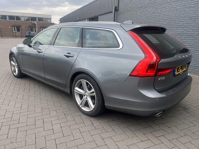 Volvo V90 D4 190PK Automaat Momentum / Navigatie / Adap-cruise / park-assist / Memory sportseats / leder int. / Trekhaak / 18" Lmv / Apk april-2026