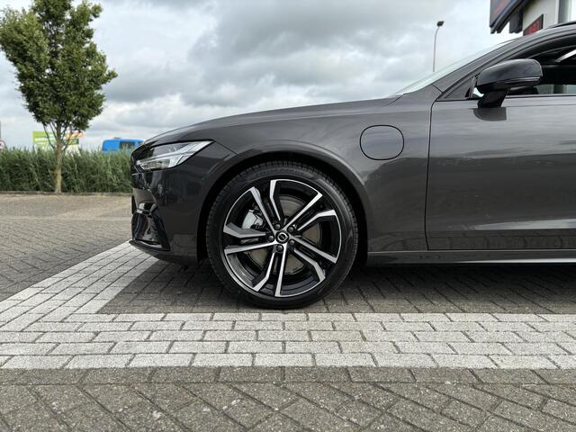 Volvo V90 2.0 T8 Plug-in hybrid AWD Ultra Executive Edition | Modeljaar 2026 | Privacy Glas | Bowers & Wilkins | Luchtvering | Massagestoelen