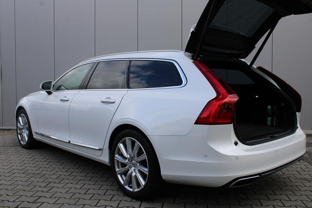 Volvo V90 T4 Inscription | Luchtvering | Trekhaak | Stoel ventilatie |
