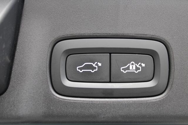 Volvo V90 T4 Inscription | Luchtvering | Trekhaak | Stoel ventilatie |