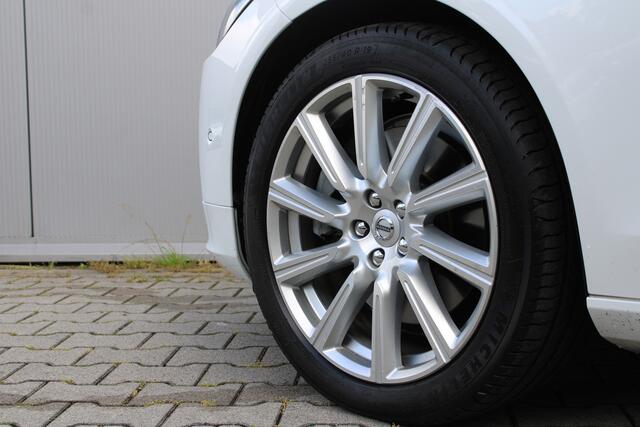Volvo V90 T4 Inscription | Luchtvering | Trekhaak | Stoel ventilatie |