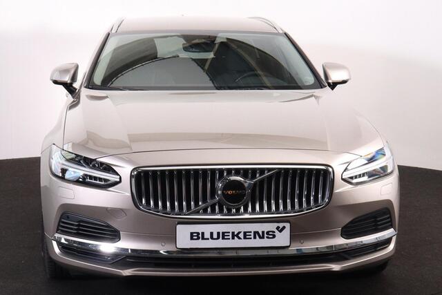 Volvo V90 T6 Recharge AWD Core Bright - LONG RANGE - IntelliSafe Assist & Surround - Adaptieve LED koplampen - Parkeercamera achter - Verwarmde voorstoelen, stuur & achterbank - Parkeersensoren voor & achter - Extra getint glas - 18' LMV