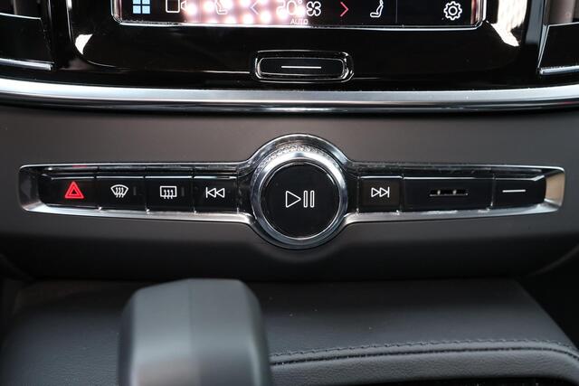Volvo V90 T6 Recharge AWD Core Bright - LONG RANGE - IntelliSafe Assist & Surround - Adaptieve LED koplampen - Parkeercamera achter - Verwarmde voorstoelen, stuur & achterbank - Parkeersensoren voor & achter - Extra getint glas - 18' LMV