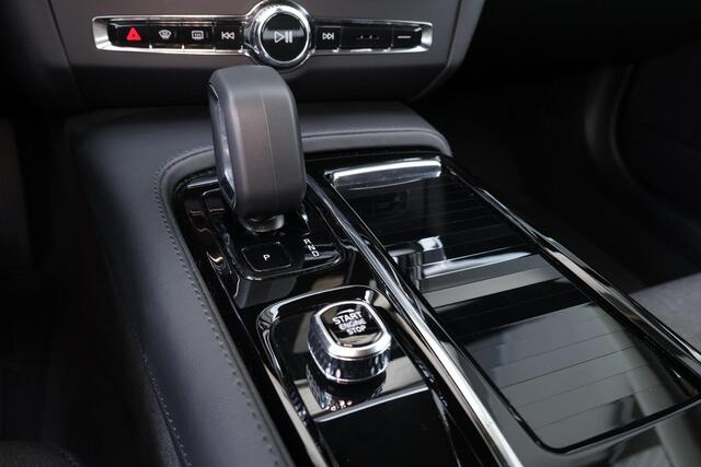 Volvo V90 T6 Recharge AWD Core Bright - LONG RANGE - IntelliSafe Assist & Surround - Adaptieve LED koplampen - Parkeercamera achter - Verwarmde voorstoelen, stuur & achterbank - Parkeersensoren voor & achter - Extra getint glas - 18' LMV