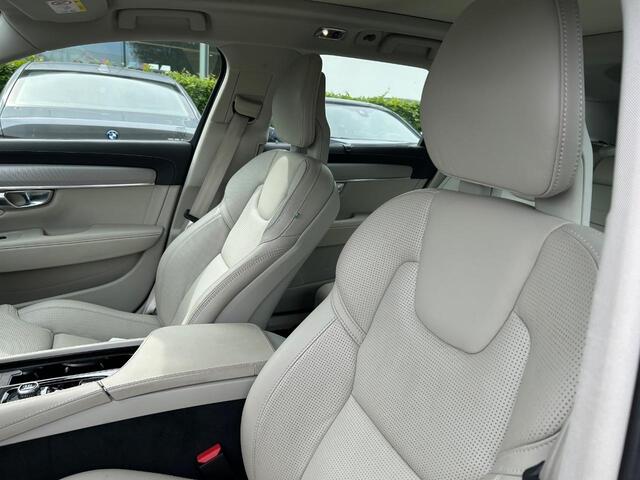 Volvo V90 Cross Country 2.0 T5 Pro | Luchtvering | Bowers & Wilkins | Trekhaak | Panorama-Schuifdak | Stoelverwarming + ventilatie | 360º Camera | Keyless entry | Volvo On Call |