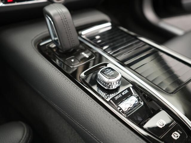 Volvo V90 T6 AWD Inscription Plug In Hybrid 340pk PHEV | Trekhaak af Fabriek | Panodak | Adaptive Cruise | Lederen Sportstoelen Verwarmd | Keyless | Pilot Assist | Apple Carplay | Camera |