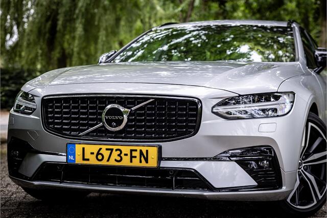 Volvo V90 B4 Ultimate Dark Panorama HUD Harman Kardon