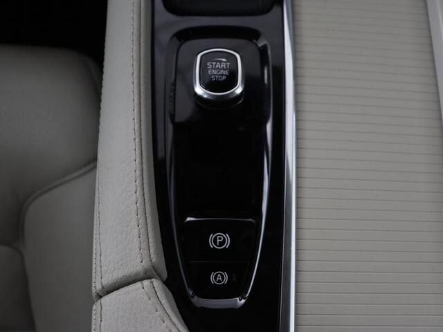 Volvo V90 2.0 D4 Momentum | Trekhaak | Carplay | Camera | Stoelverwarming | Automaat | Adaptive cruise | Pilot assist | Leder | LED | Navigatie | Head-up display