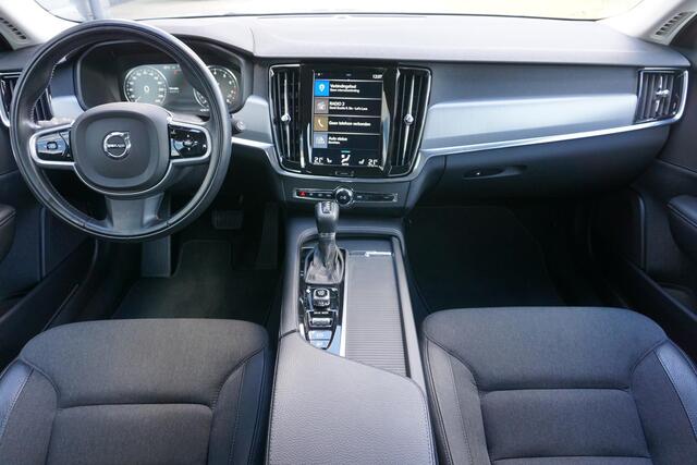Volvo V90 2.0 T5 Momentum | Full LED Koplampen | Trekhaak | Standkachel | Stuur en Stoelverwarming | Navigatie |