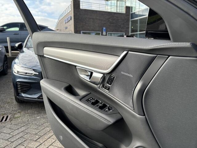 Volvo V90 T8 Plug-in hybrid AWD Ultra Dark | Trekhaak | Harman/Kardon | Panoramadak |