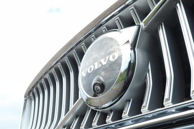 Volvo V90 2.0 T6 Plug-in hybrid AWD Ultra Bright | Luchtvering | B&W Audio | 360-camera | Head-up display | Schuif/kanteldak