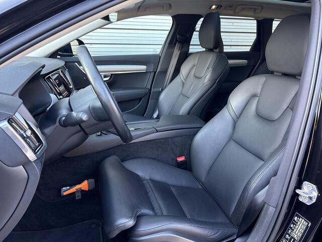 Volvo V90 2.0 T4 Momentum Pro / glazen panoramisch schuif-/kanteldak / Blis / Trekhaak / 18" Velgen /