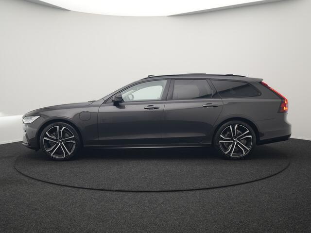 Volvo V90 T8 AWD Ultimate Dark Plug In Hybrid 455pk Dealer O.H. PHEV | Panodak | Adaptive Cruise | Head Up | 360 Camera | Lederen Sportstoelen Ventilatie & Memory | Harman & Kardon | Google Assistent | Apple Carplay | Stoelen & Stuur Verwarmd | Blis |
