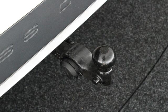 Volvo V90 Cross Country 2.0 B5 250pk AWD Pro Trekhaak Camera B&W Audio Leder Geventileerde Stoelen HUD Panoramadak