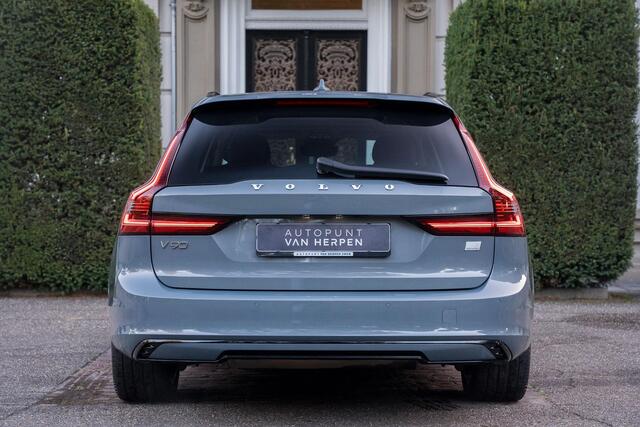 Volvo V90 2.0 T6 Plug-in hybrid AWD Ultra Dark TREKHAAK | PANO | 360 CAM | H&K | PILOT PACK | THUNDERGREY