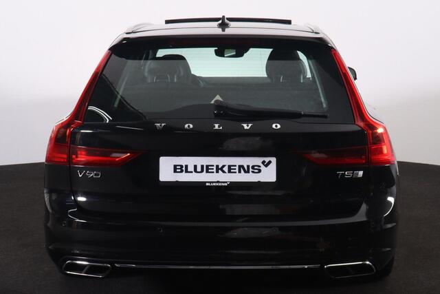 Volvo V90 T5 Inscription - Intellisafe Assist & Surround - Panoramadak - Parkeerverwarming - Head-up display - Geventileerd Nappa leder - Massage voorstoelen - Achteruitrijcamera - DAB - Full LED koplampen - 19' wielen - Park Assist Pilot