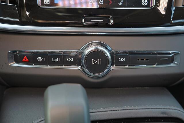 Volvo V90 T6 Recharge AWD Plus Dark - IntelliSafe Assist & Surround - 360º Camera - Harman/Kardon audio - Adaptieve LED koplampen - Verwarmde voorstoelen, stuur & achterbank - Parkeersensoren voor & achter - Elektr. bedienb. voorstoelen met geheugen - Extra getint