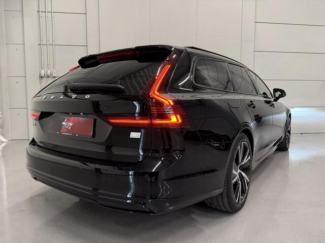Volvo V90 T6 AWD R-Design BLACK PANO/TREKHAAK/H&K/MEMORY/LEER-ALCANTARA/KEYLESS/ACC/PILOT-ASSIST/19"/DONKERE-HEMEL/PRIVACY/SFEER/LED/RECENT GROTE OH BEURT GEHAD BIJ VOLVO