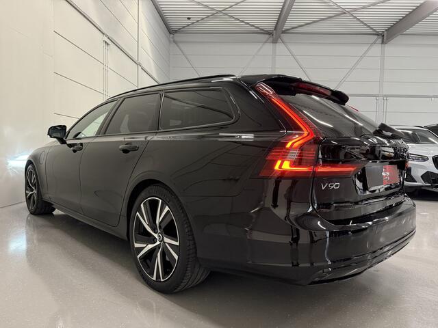 Volvo V90 T6 AWD R-Design BLACK PANO/TREKHAAK/H&K/MEMORY/LEER-ALCANTARA/KEYLESS/ACC/PILOT-ASSIST/19"/DONKERE-HEMEL/PRIVACY/SFEER/LED/RECENT GROTE OH BEURT GEHAD BIJ VOLVO
