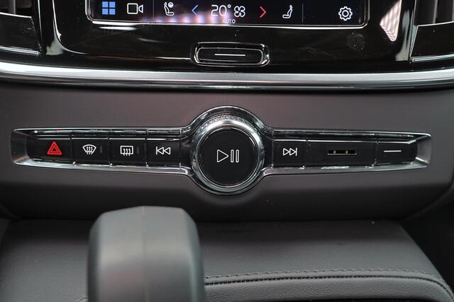 Volvo V90 T6 Recharge AWD Plus Dark - IntelliSafe Assist & Surround - 360º Camera - Harman/Kardon audio - Adaptieve LED koplampen - Verwarmde voorstoelen, stuur & achterbank - Parkeersensoren voor & achter - Elektr. bedienb. voorstoelen met geheugen - Extra getint